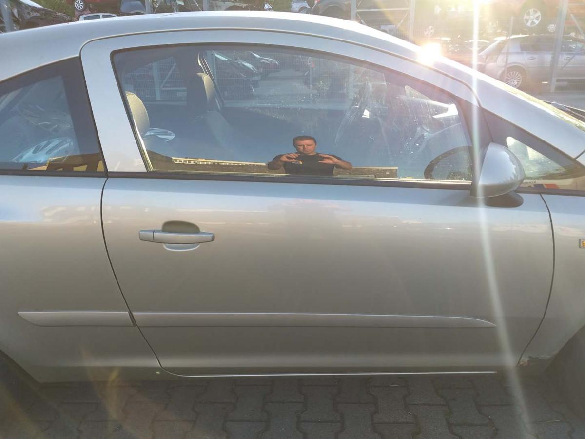 Opel Corsa D original Tür vorn rechts Champagnersilber Z40M 3-Türer Bj.2007